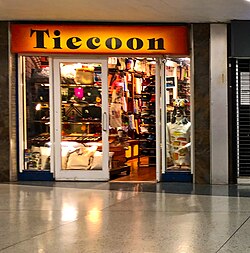 The Tiecoon Tie shop, in Penn Station NY, an example of a pun in a shop name
