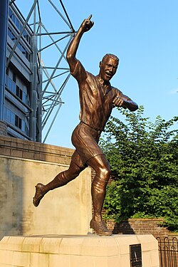 Alan Shearer statue outside St. James' Park