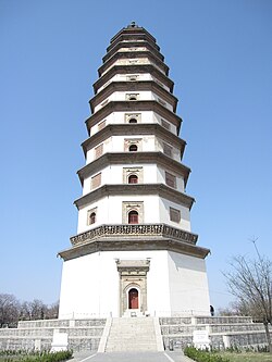 The Liaodi Pagoda, the tallest pre-modern Chinese pagoda, built in 1055; it was intended as a Buddhist religious structure, yet served a military purpose as a watchtower for observation of potential dangers.[119]