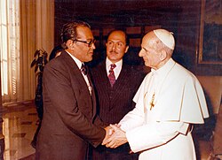Pope Paul VI meets Jafar Shahidi and Hossein Nasr, Iranian Shia scholars.