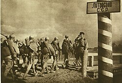 Soldiers of the Red Army entering the territory of the Lithuanian SSR