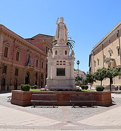 Statue of the Juighissa Eleanor of Arborea in Oristano by Ulisse Cambi