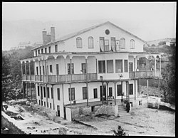 An old antique photo of Marasch Hospital between 1905 and 1917