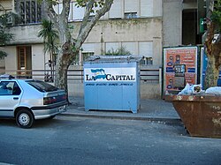 A newsstand sponsored by La Capital.