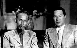 Bảo Đại (right) as the "supreme advisor" to the government of the Democratic Republic of Vietnam led by president Ho Chi Minh (left), September 1945.