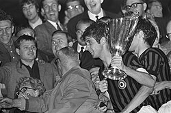The trophy awarded to Milan in 1968