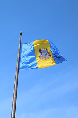 Flag of Philadelphia in front of the Philadelphia Museum of Art