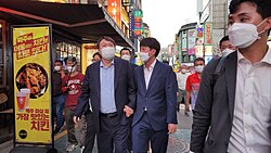 Yoon Suk Yeol (left) with PPP party leader Lee Jun-seok (right)