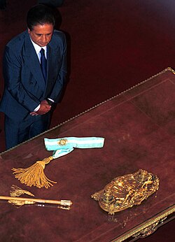 Duhalde takes the oath of office as president of Argentina