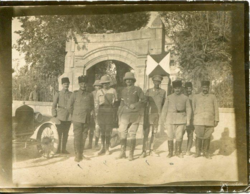 A photo which includes Ali İhsan Sâbis, Alexander Cobbe, General Robert Cassels, Gerard Leachman (who was killed in the 1920 Iraqi revolt) and other military personnel in front of Mosul Military Headquarters, 2 November 1918