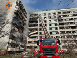 Residential buildings in Zaporizhzhia after Russian missile strikes on 22 March 2023