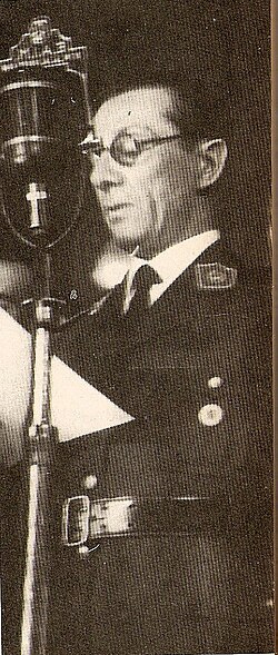 General Pedro Pablo Ramírez swearing into office on 7 June 1943. Ramirez was president during the first eight months of the Revolution of '43.