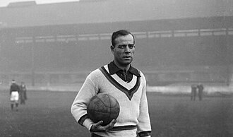 Spanish goalkeeper Ricardo Zamora is the trophy's namesake.