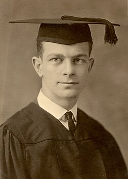Pauling's graduation photo from Oregon State University, 1922