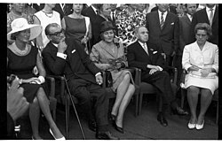 Hahn (fourth from the left) at the Howaldtswerke-Deutsche Werft plant in June 1964