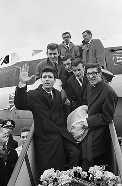 Richard with the Shadows in 1962