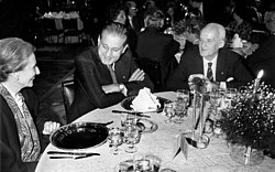 Favaloro enjoys a light moment with Nobel Laureate Luis Leloir and Leloir's wife, Amelia.