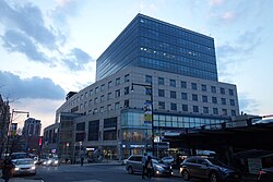 Queens Crossing