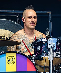Drummer Frank Zummo (formerly of Sum 41) began touring with the Electric Callboy in October 2025