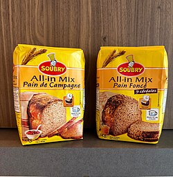 Left - whole wheat flour; right - multigrain flour.