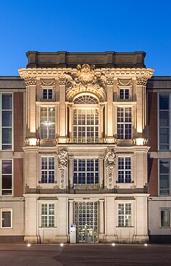 Liebknecht's balcony, one of the few preserved parts of the pre-war palace, was reused in the State Council Building (Staatsratsgebäude), now housing the European School of Management and Technology.