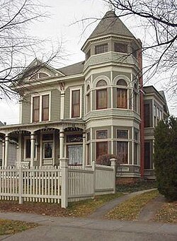 1619 Pine Street was used for the exterior shots of Mindy's house on the TV show Mork & Mindy.
