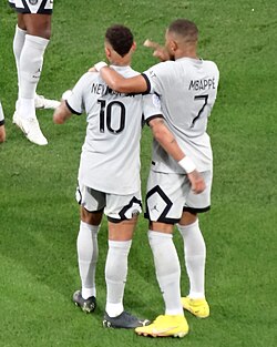 Neymar celebrating with Mbappé after scoring in Ligue 1 in August 2022