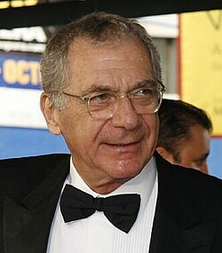 Sydney Pollack won for Out of Africa (1985).