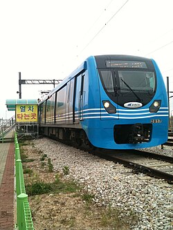 AREX 2000 series EMU at Yongyu Station in 2011, in use as temporary base station