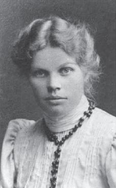 Aino Forsten (1885–1937), Finnish educator and Social Democratic politician,[108] arrested and executed