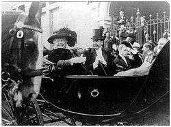 Infanta Isabella and President of Argentina José Figueroa Alcorta during the celebrations