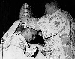 Pope Paul VI crowned by Cardinal Alfredo Ottaviani