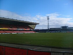 Windsor Park before the 2015 redevelopment – a view from the Kop Stand, showing the two-tiered North Stand and the low Railway stand behind the opposite goal