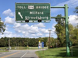 US 206 northbound approaching the Milford–Montague Toll Bridge