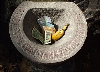 Jacek Tylicki, Stone sculpture, Give If You Can – Take If You Have To. Palolem Island, India, 2008