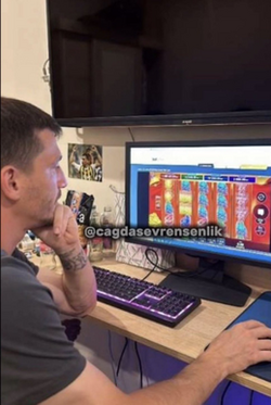 Yandaş playing the virtual slot game "Sweet Bonanza" on an illegal betting site