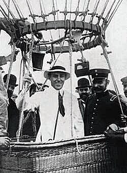 Jorge Newbery's balloon served as inspiration to the emblem.