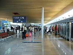 Terminal 2E, LISA station