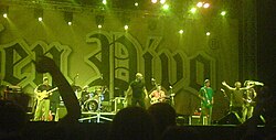 Deca Loših Muzičara performing in 2007