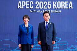 Lee Jae Myung with Japanese prime minister Sanae Takaichi at the APEC South Korea 2025 summit on 31 October 2025