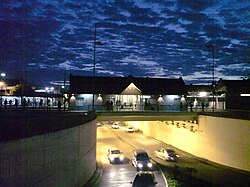 Night view of Villa Adelina station