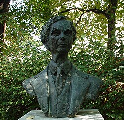 Bust of Russell in Red Lion Square
