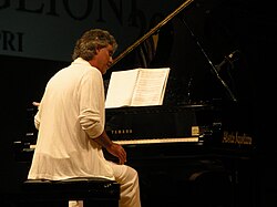Bocelli performing at the Premio Faraglioni in 2009