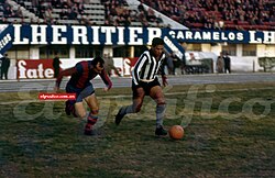 Garrincha playing for Botafogo in a 2–0 win against Barcelona for Copa Iberoamericana, friendly tournament in 1964 at Buenos Aires
