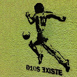 Graffiti of Maradona. His nickname 'D10S' alludes to his playing number and the Spanish word for God.[418]