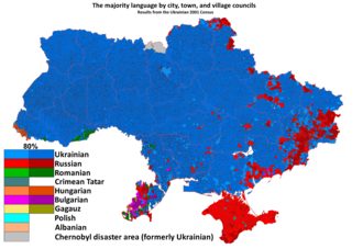 Linguistic map of Ukraine showing most common native language by city, town, or village council, according to the 2001 census