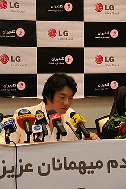 Jumong actor Song Il-gook at a press conference in Iran in 2009