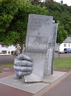 Sculpture at the start of the path in Minehead