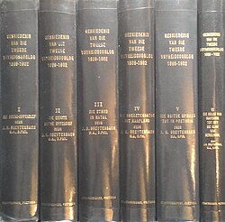 Book spines of J.H. Breytenbach: Die Geskiedenis van die Tweede Vryheidsoorlog in Suid-Afrika, 1899–1902, 1969–1996.