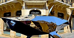 Street Art in front of a Cartier shop